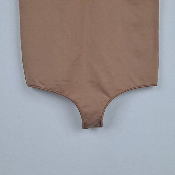 Skims ladies bodysuit NWOT - Picture 7 of 8